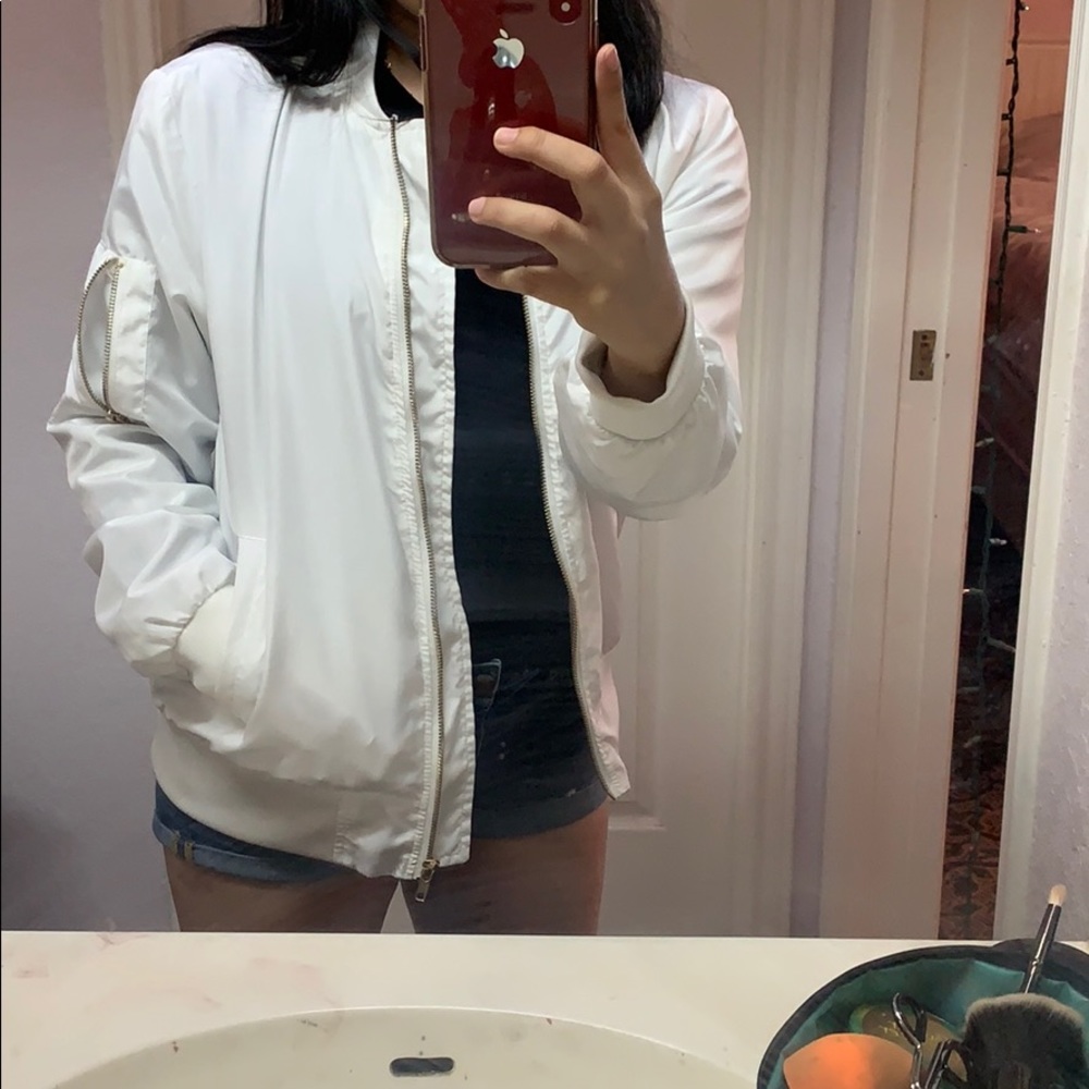 Inso white bomber jacket